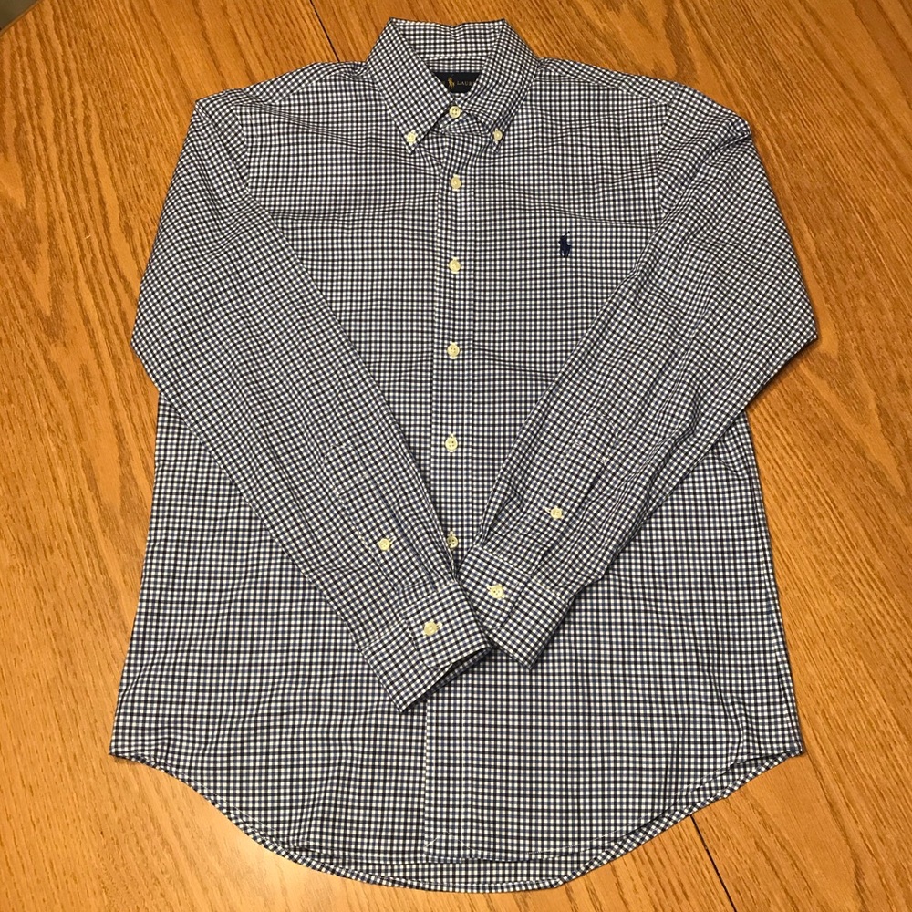 LIKE NEW Ralph Lauren button down shirt. Size S.